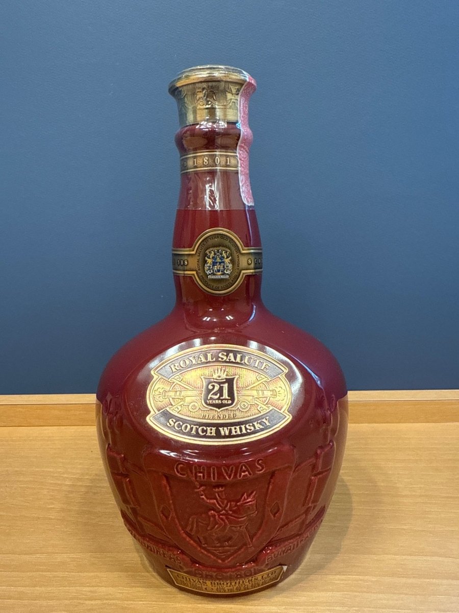 image ロイヤルサルート 21年 赤 陶器ボトル - LIQUOR JOY