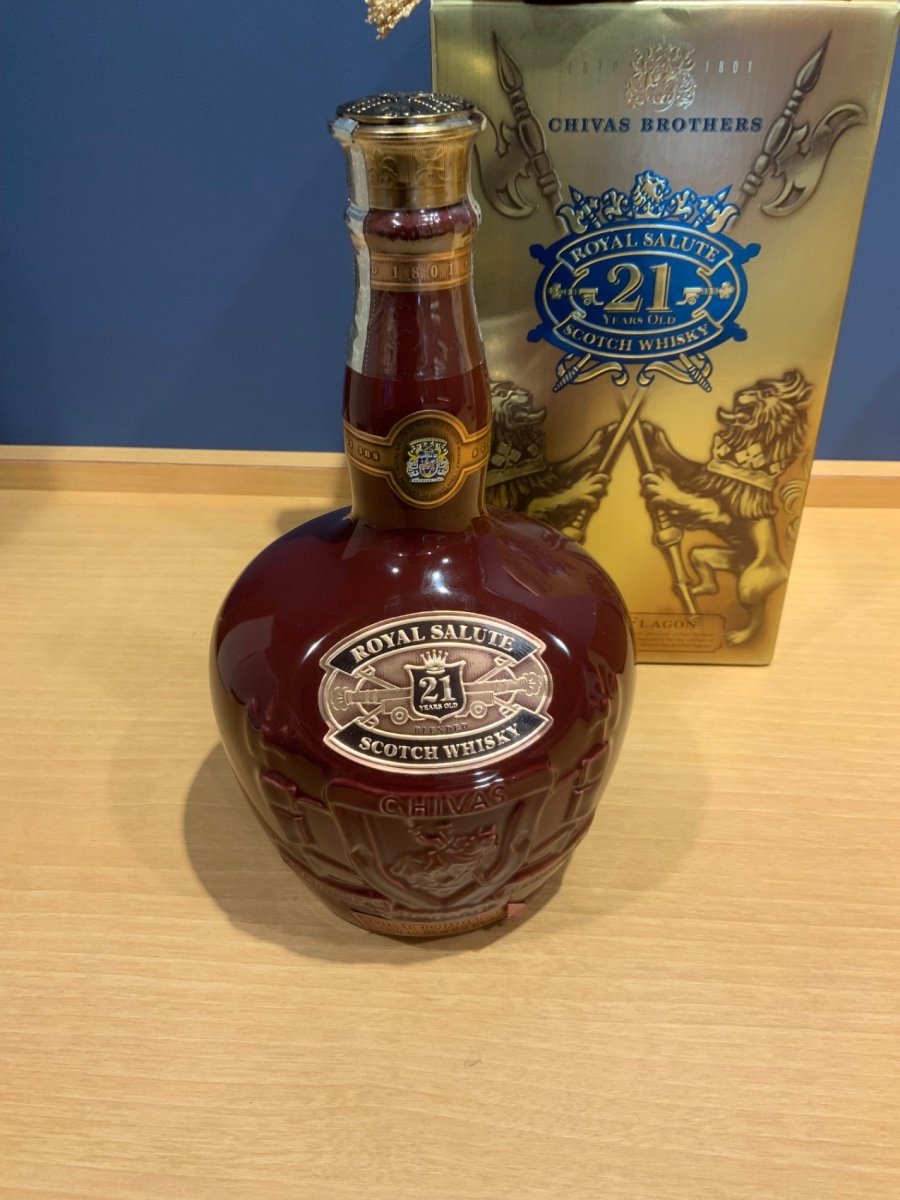 image 古酒 シーバスロイヤルサルート 21年 茶色陶器ボトル 750ml ブレンデッド スコッチ 巾着袋/箱付き - LIQUOR JOY