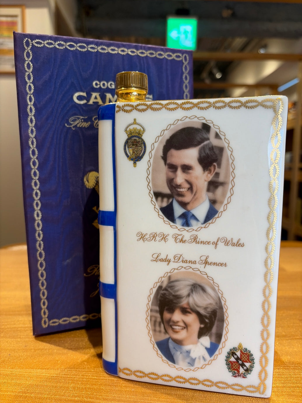 カミュ ブック ロイヤルウェディング ダイアナ妃 700ml