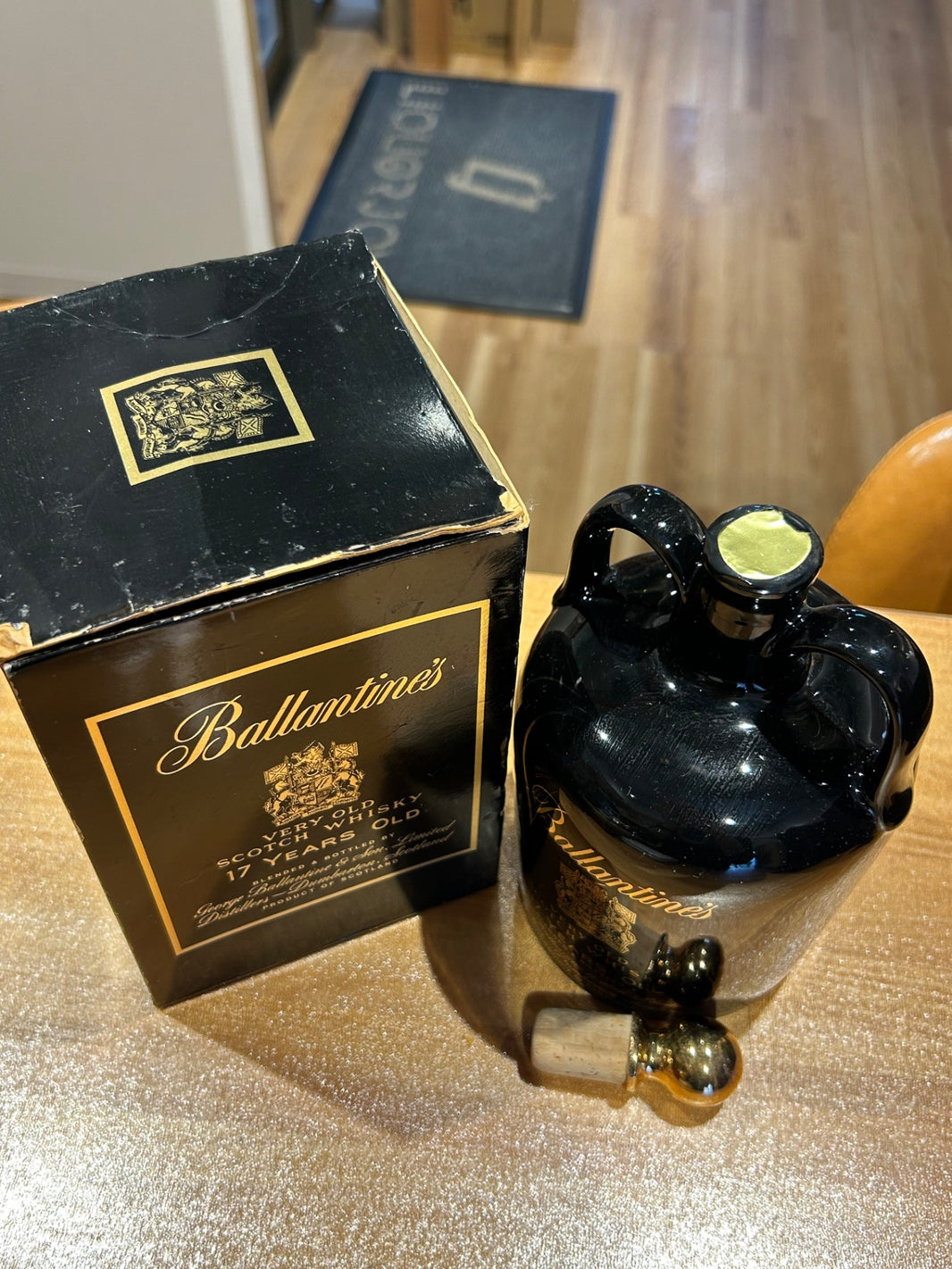 image バランタイン 17年 750ml Ballantines 黒陶器