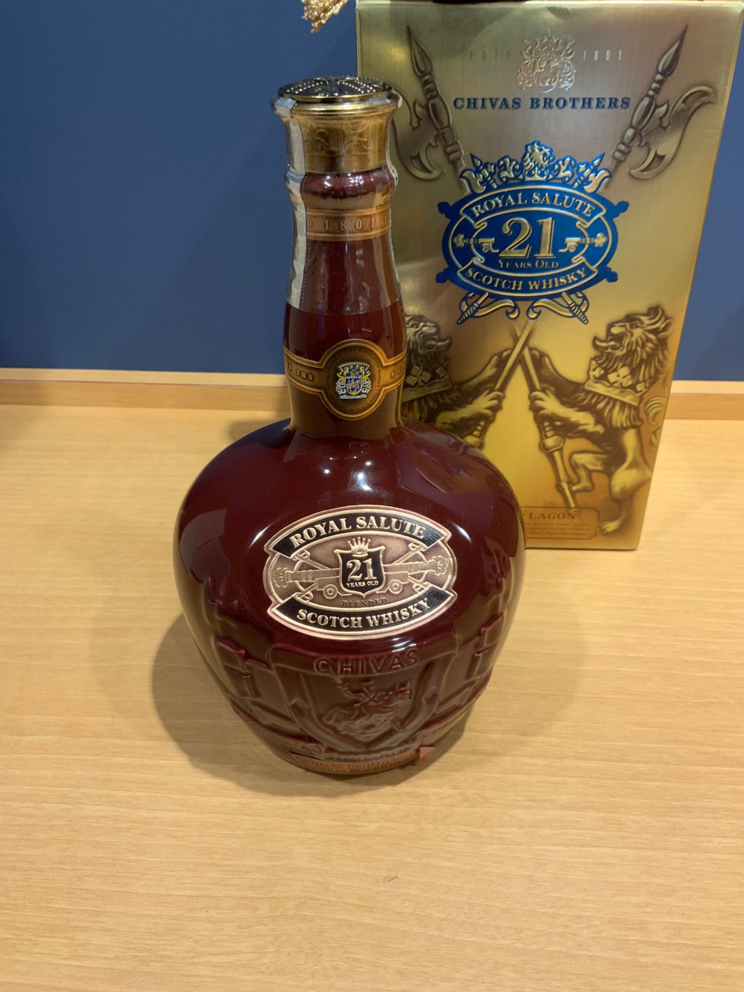 image 古酒 シーバスロイヤルサルート 21年 茶色陶器ボトル 750ml ブレンデッド スコッチ 巾着袋/箱付き