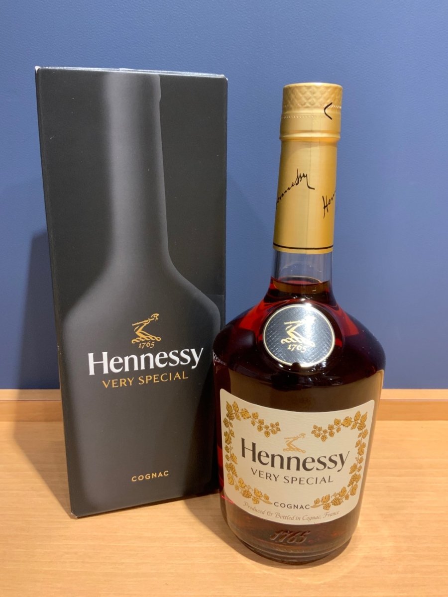 ヘネシー V・S 700ml 箱入り - LIQUOR JOY