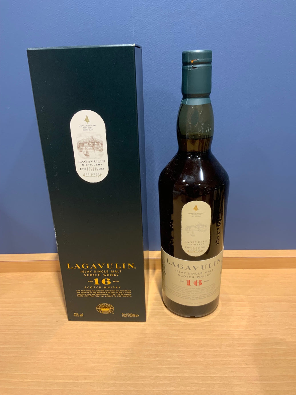 ラガヴーリン16年 43度 700ml