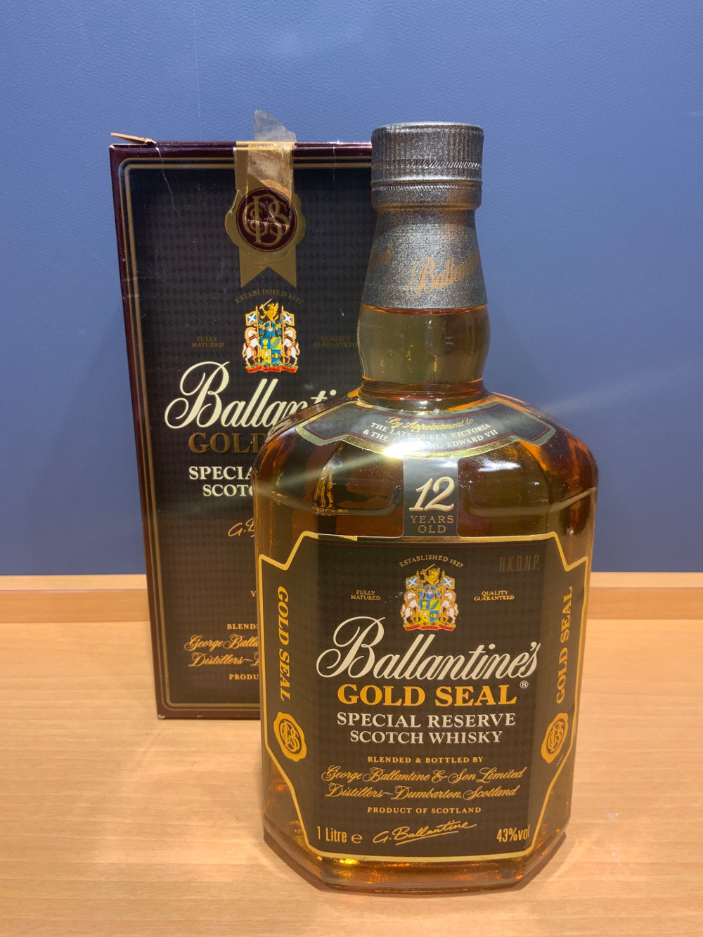 [古酒][にっこりご奉仕品] バランタイン 12年 ゴールドシール 43度 1000ml [ＴＢ-ＢＬＴ-3] [並行輸入品]