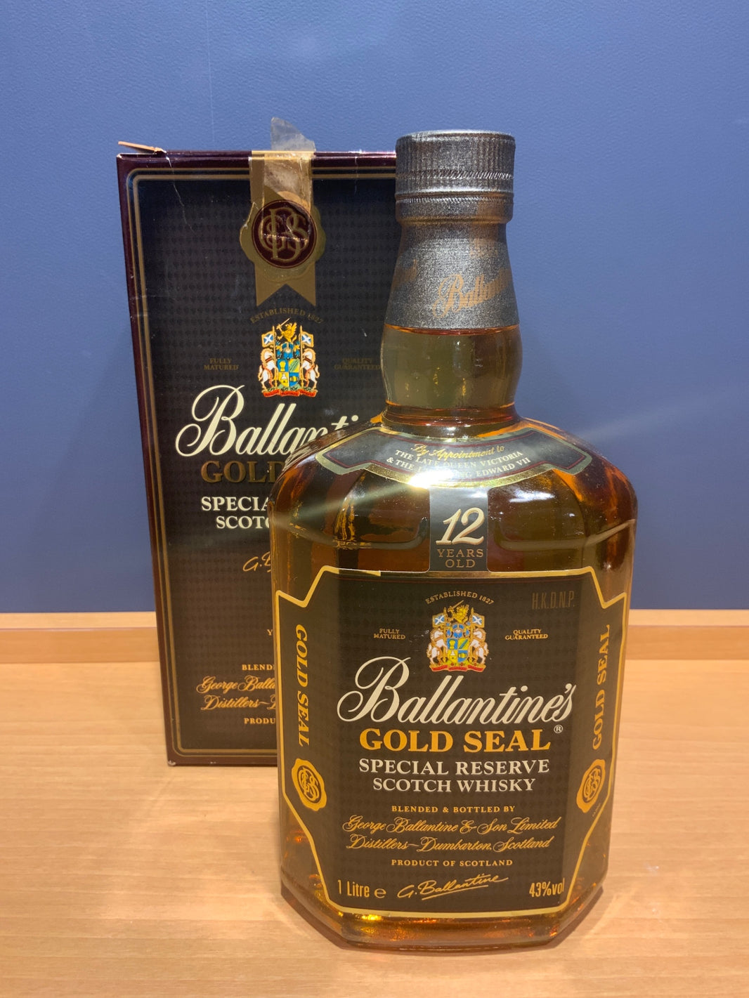 [古酒][にっこりご奉仕品] バランタイン 12年 ゴールドシール 43度 1000ml [ＴＢ-ＢＬＴ-3] [並行輸入品]