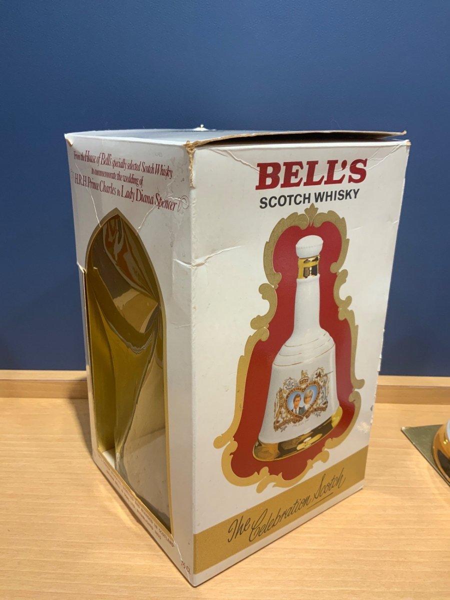 ＢＥＬＬｓ　陶器ボトル　1本　箱付き - LIQUOR JOY