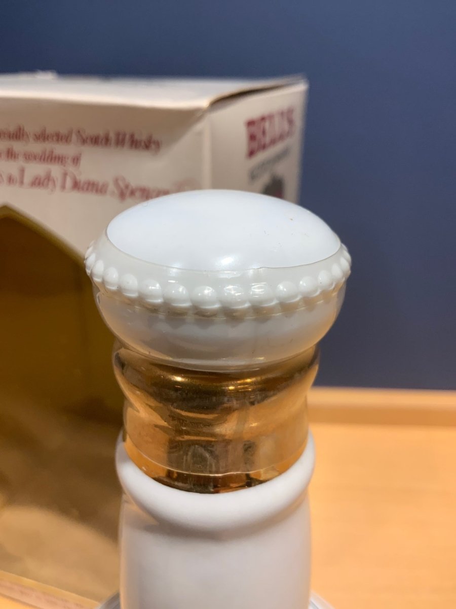 ＢＥＬＬｓ　陶器ボトル　1本　箱付き - LIQUOR JOY