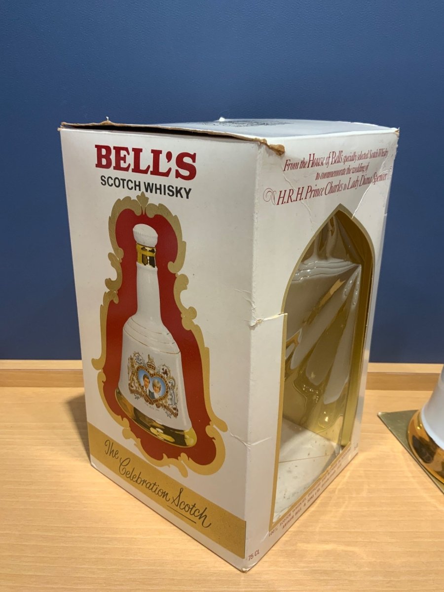 ＢＥＬＬｓ　陶器ボトル　1本　箱付き - LIQUOR JOY