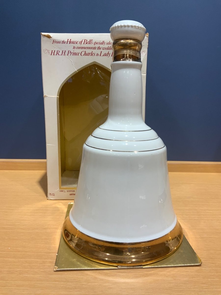 ＢＥＬＬｓ　陶器ボトル　1本　箱付き - LIQUOR JOY