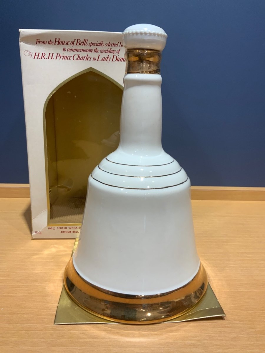 ＢＥＬＬｓ　陶器ボトル　1本　箱付き - LIQUOR JOY