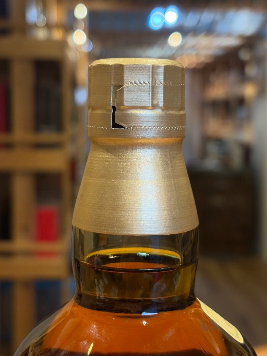 山崎ピュアモルトウィスキー12年 750ml 『響マーク』　ギフトボックス（赤） - LIQUOR JOY