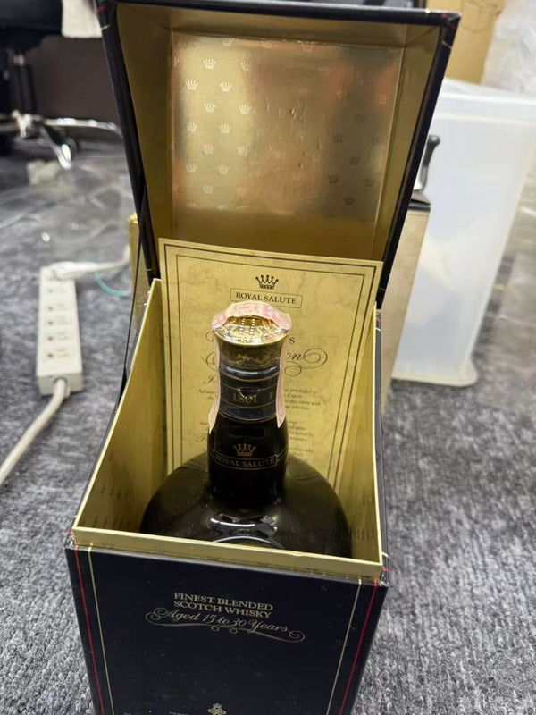 ロイヤルサルート セレブレーション リザーブ 15 - 30年 - LIQUOR JOY