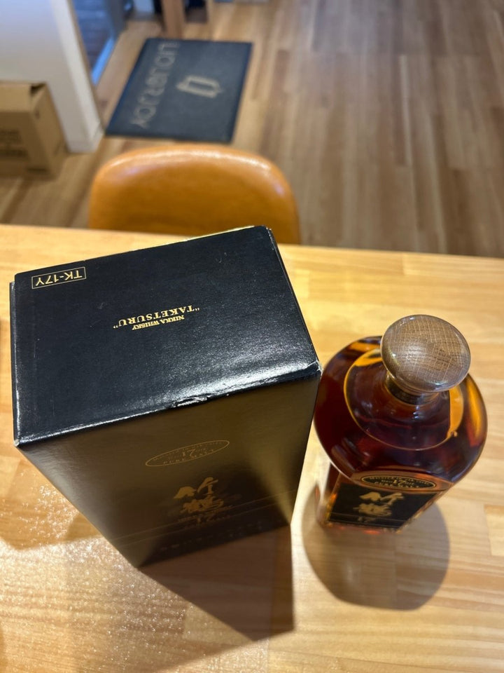 ニッカ 竹鶴17年 角瓶 ピュアモルト 700ml 旧ボトル - LIQUOR JOY