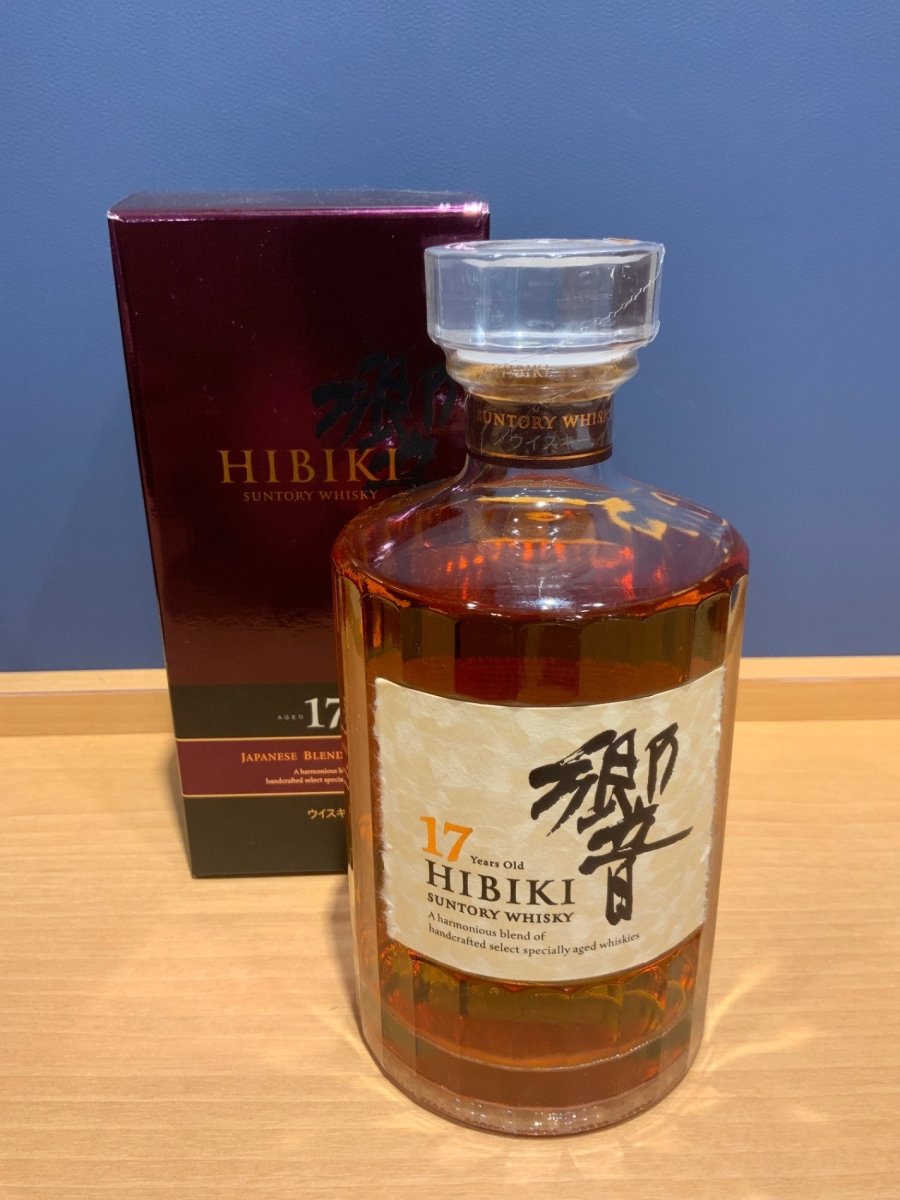 サントリー ブレンデッドウイスキー 響17年カートン付き [ ウイスキー 日本 700ml ] - LIQUOR JOY