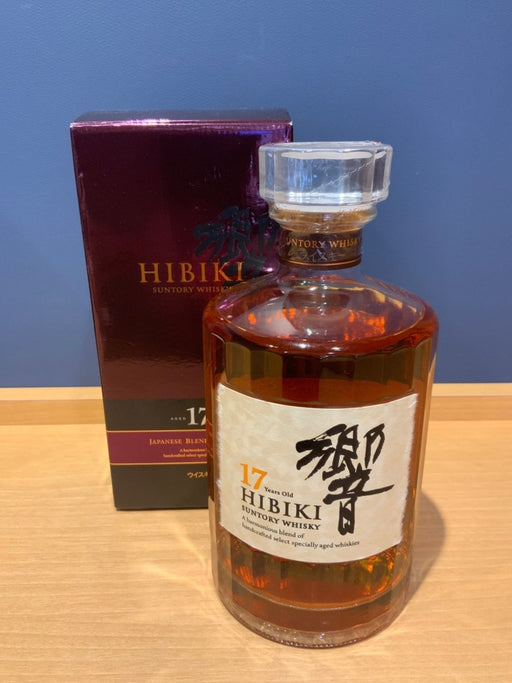 サントリー ブレンデッドウイスキー 響17年カートン付き [ ウイスキー 日本 700ml ] - LIQUOR JOY