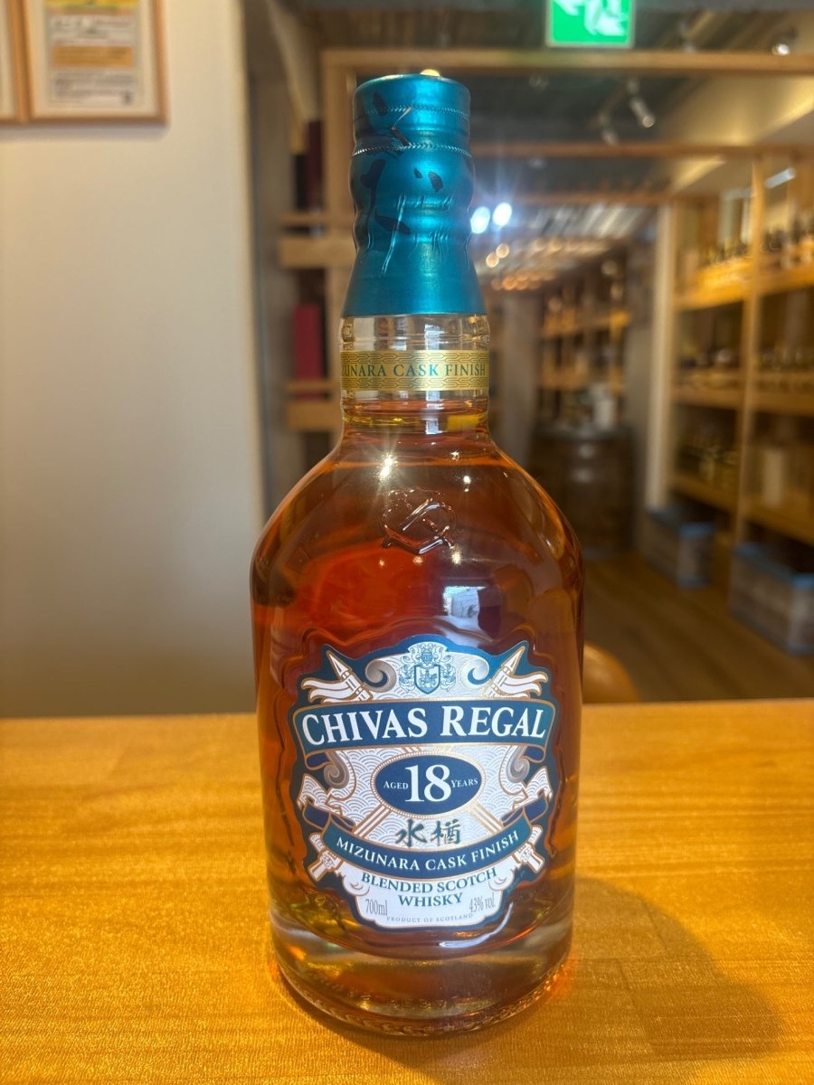 シーバスリーガル 18年 水楢 ミズナラ カスク フィニッシュ 箱なし 正規品 43度 700ml - LIQUOR JOY