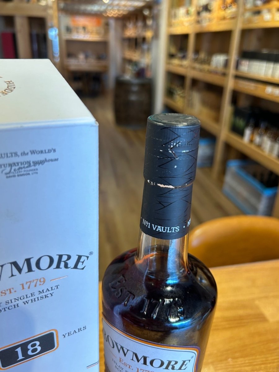 シングルモルト ウイスキー ボウモア 18年 700ml　海外版 - LIQUOR JOY