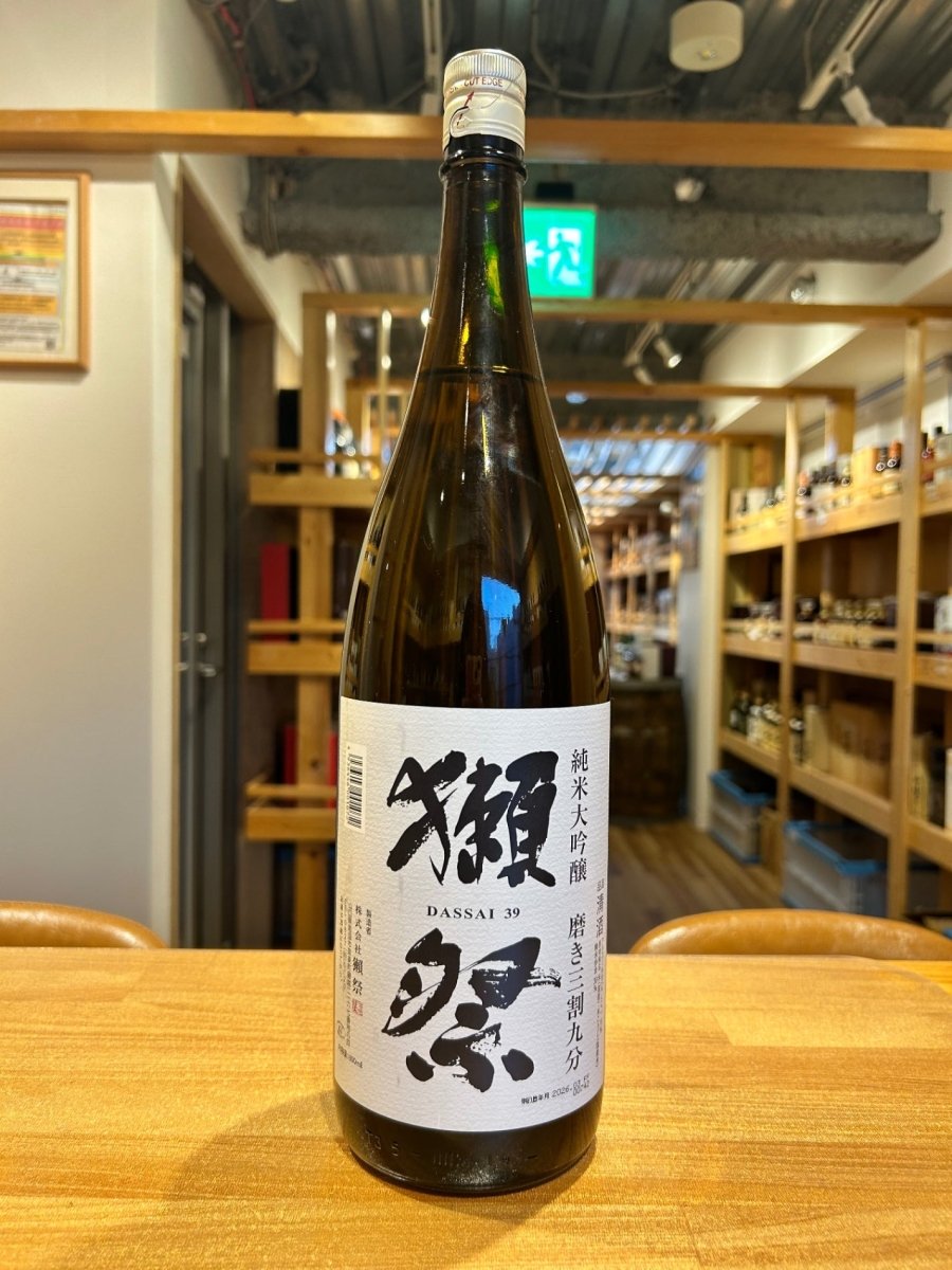 獺祭(だっさい) 純米大吟醸 磨き三割九分 1800ml - LIQUOR JOY