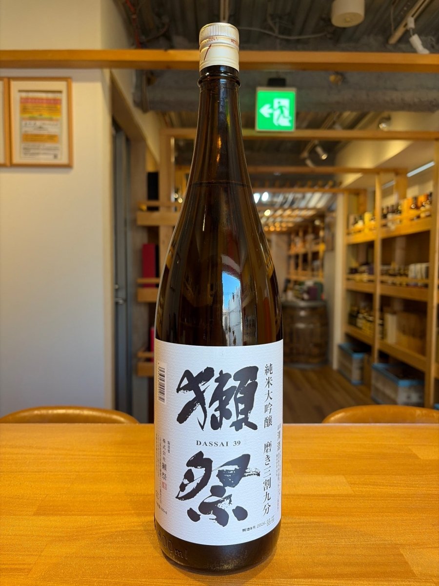 獺祭(だっさい) 純米大吟醸 磨き三割九分 1800ml - LIQUOR JOY