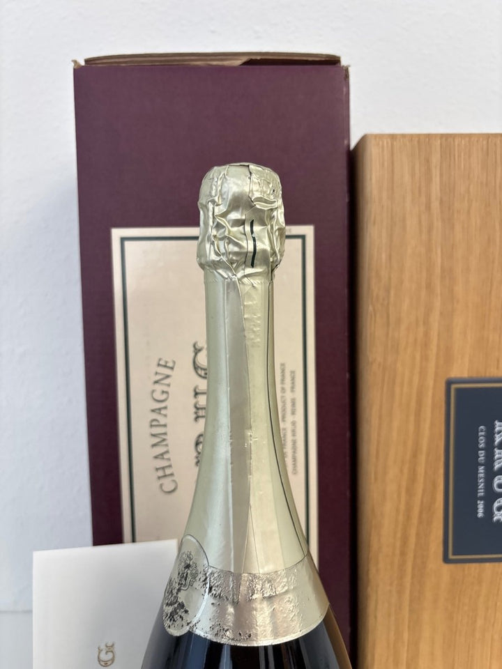 クリュッグ クロ・ド・メニル [2006]750ml 木箱入り - LIQUOR JOY