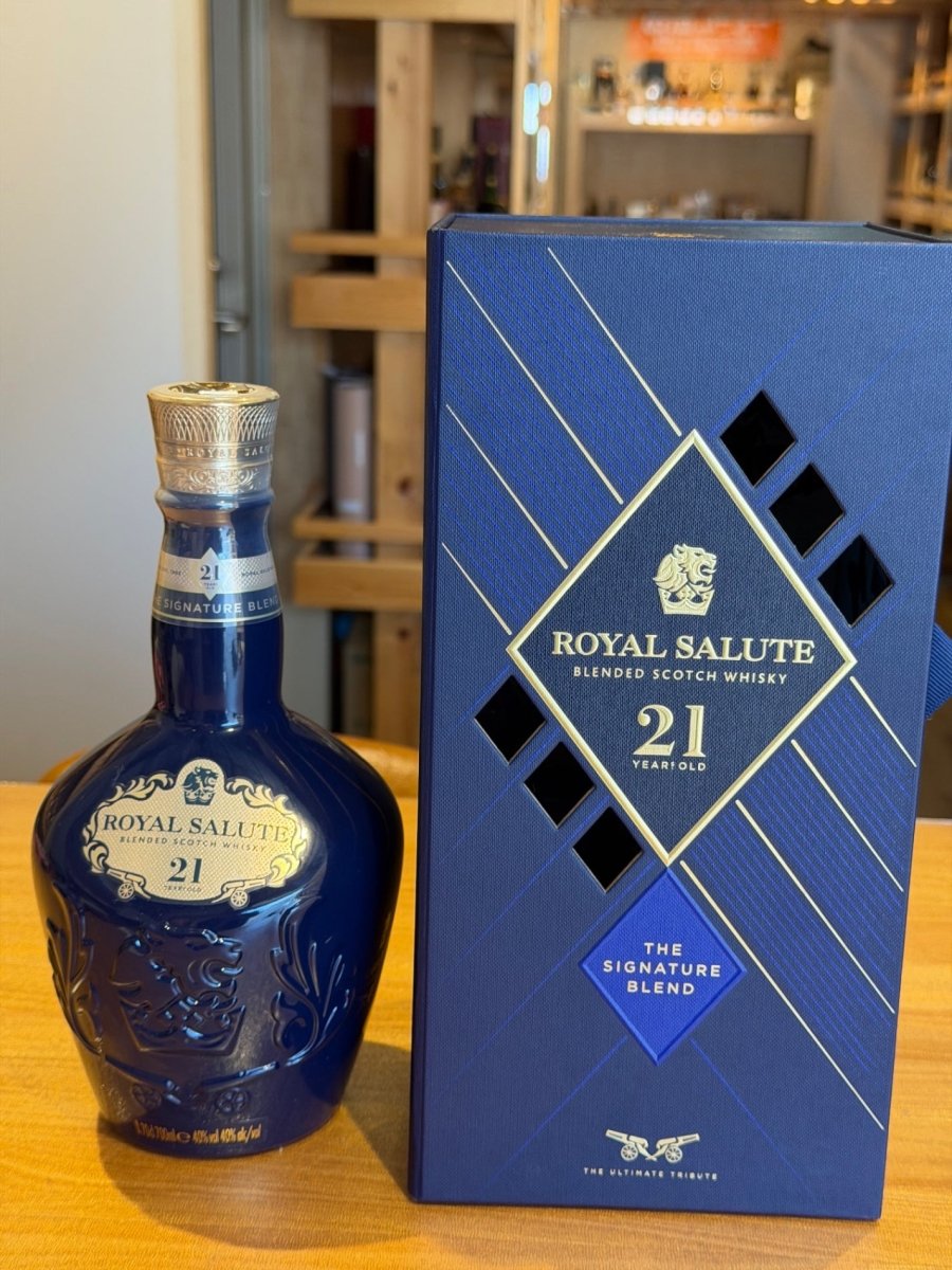 [新ラベル] ロイヤルサルート 21年 シグネチャー ブレンド 青ボトル (シーバスリーガル) 40度 700ml [並行輸入品] - LIQUOR JOY