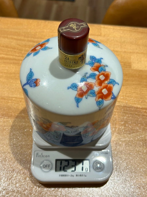 響21年 響 HIBIKI ひびき 有田焼 サントリー SUNTORY 有田焼 色絵椿柴垣文筒形瓶 陶器ボトル - LIQUOR JOY