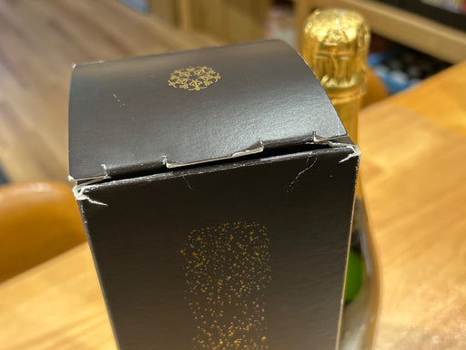[A Champagne that makes an impact with its depth] Nicolas Feuillatte Grand Reserve Brut 750ml