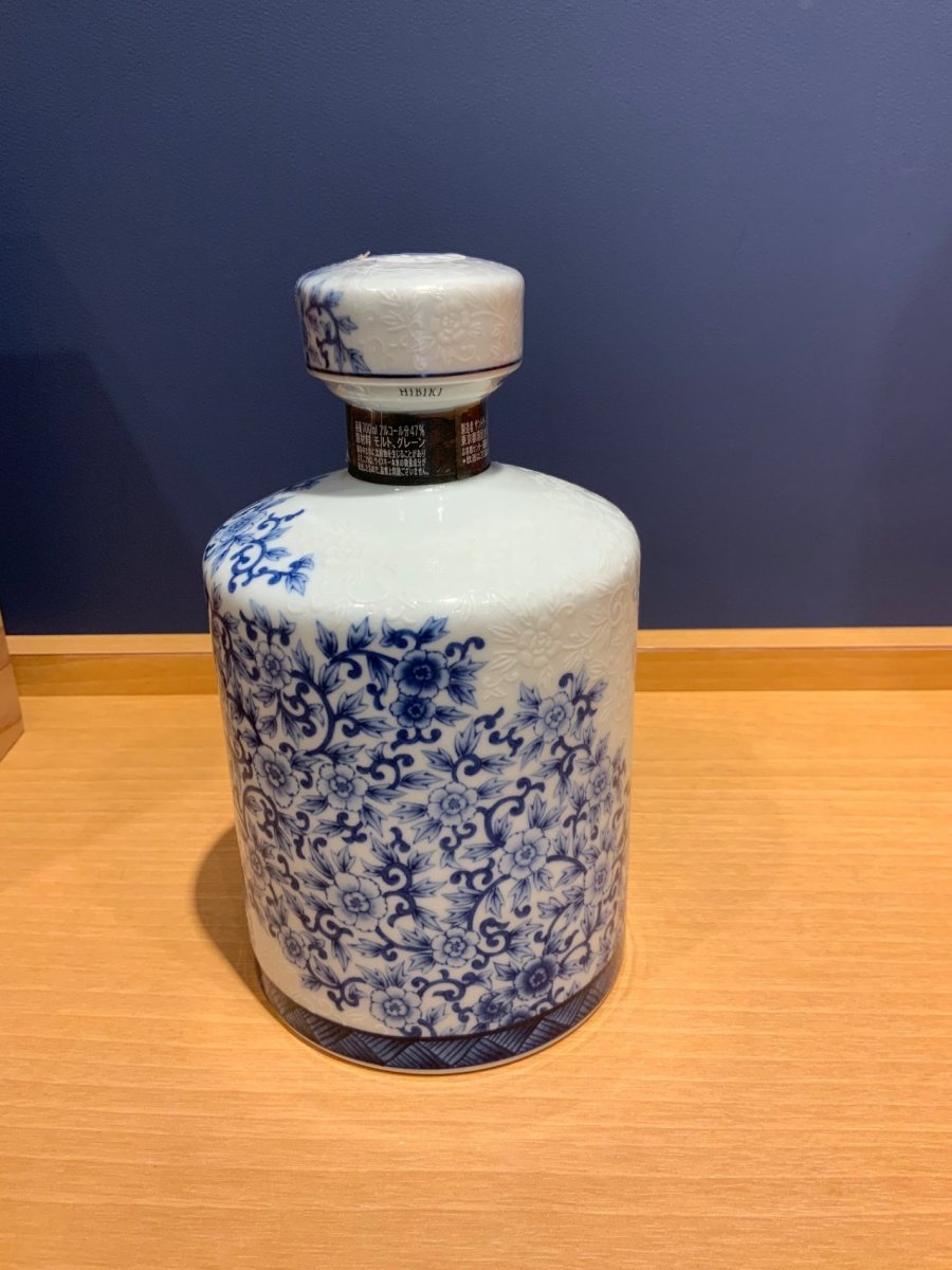 響　35年　初期有田「染付牡丹蝶図筒形瓶」 - LIQUOR JOY