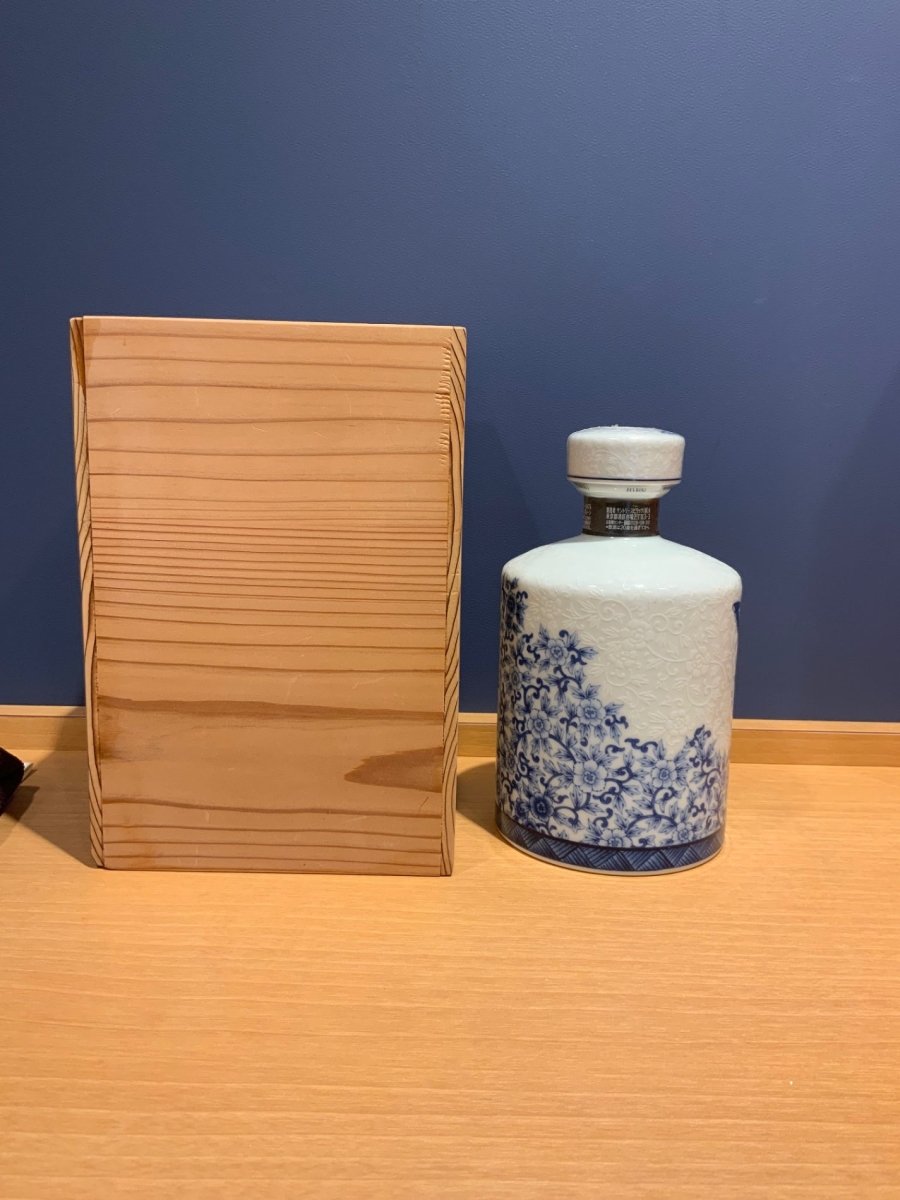 響　35年　初期有田「染付牡丹蝶図筒形瓶」 - LIQUOR JOY