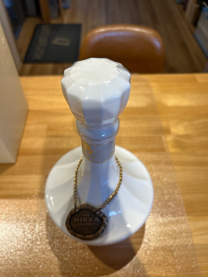 ニッカ 鶴 白陶器 表記なし 43度 700ml - LIQUOR JOY