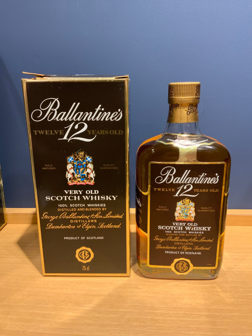 バランタイン12年　VERY OLD SCOTCH WHISKY