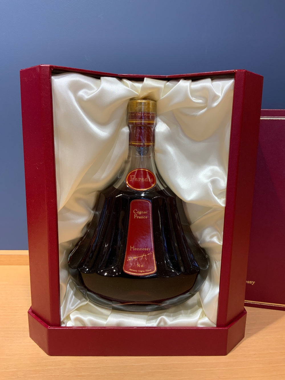 ヘネシー パラディー エクストラ 700ml 並行 箱付 [並行輸入品]