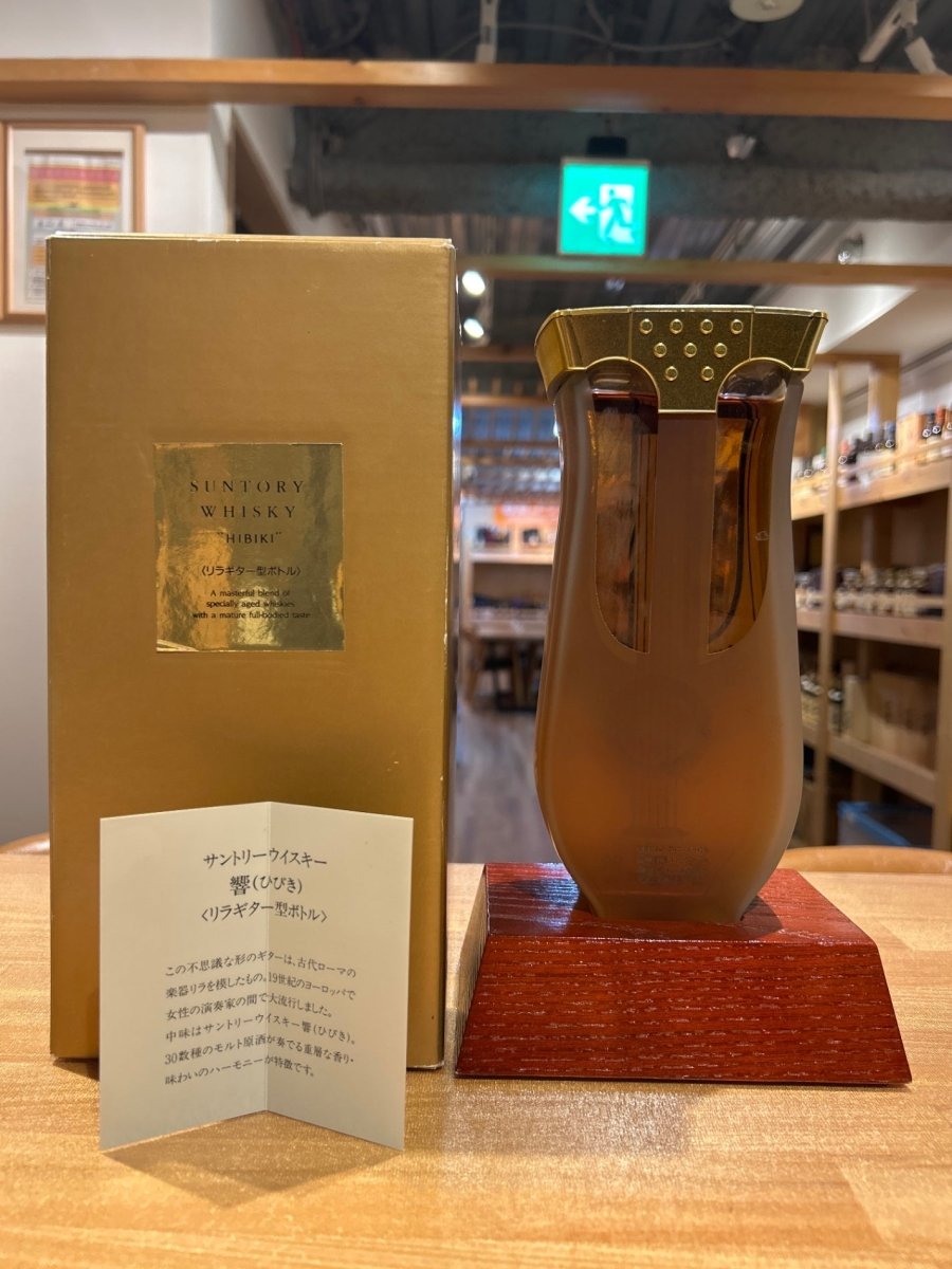 サントリーウイスキー リラギター型ボトル 響 600ml - LIQUOR JOY