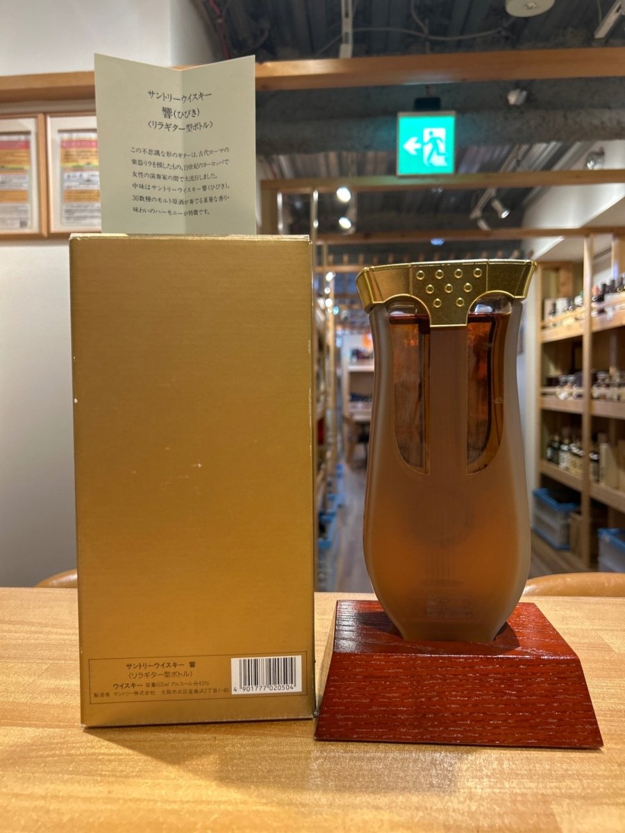 サントリーウイスキー リラギター型ボトル 響 600ml - LIQUOR JOY