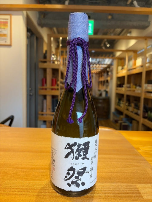 獺祭(だっさい) 純米大吟醸 磨き二割三分 720ml [ 日本酒 山口県 ] - LIQUOR JOY