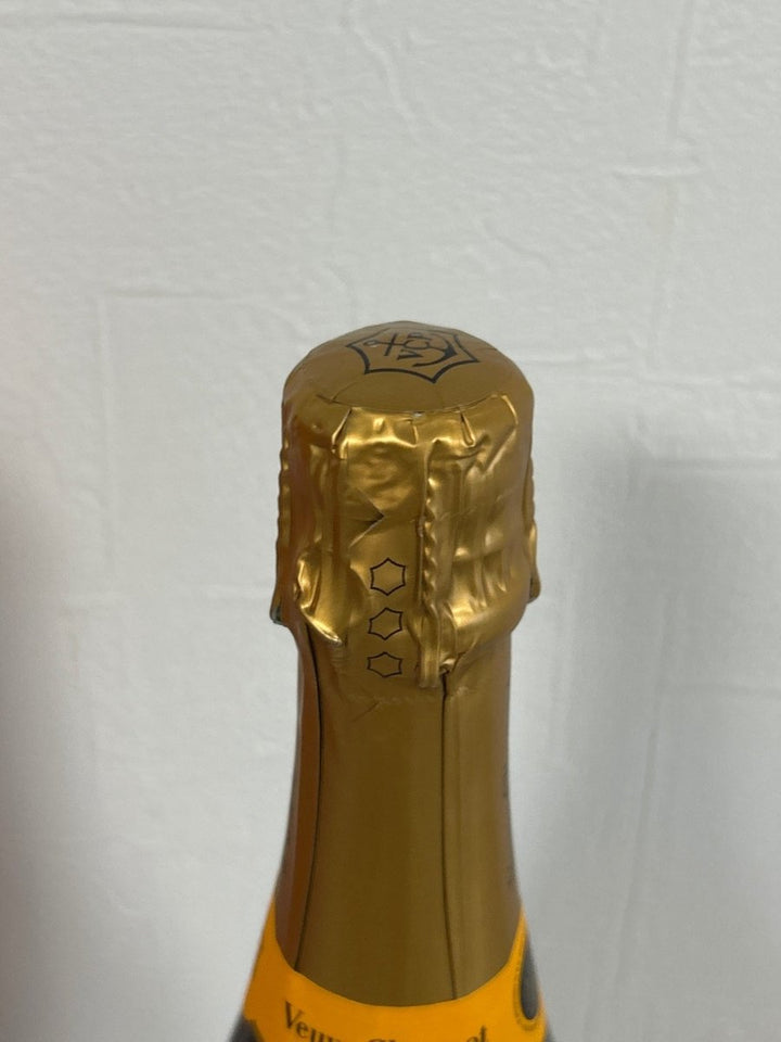 ヴーヴクリコ イエローブリュット 750ml - LIQUOR JOY