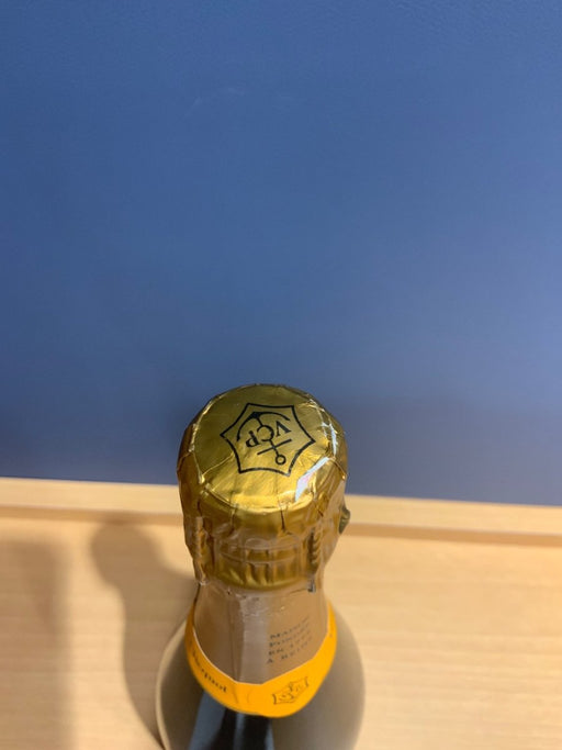 ヴーヴクリコ イエローブリュット 750ml - LIQUOR JOY