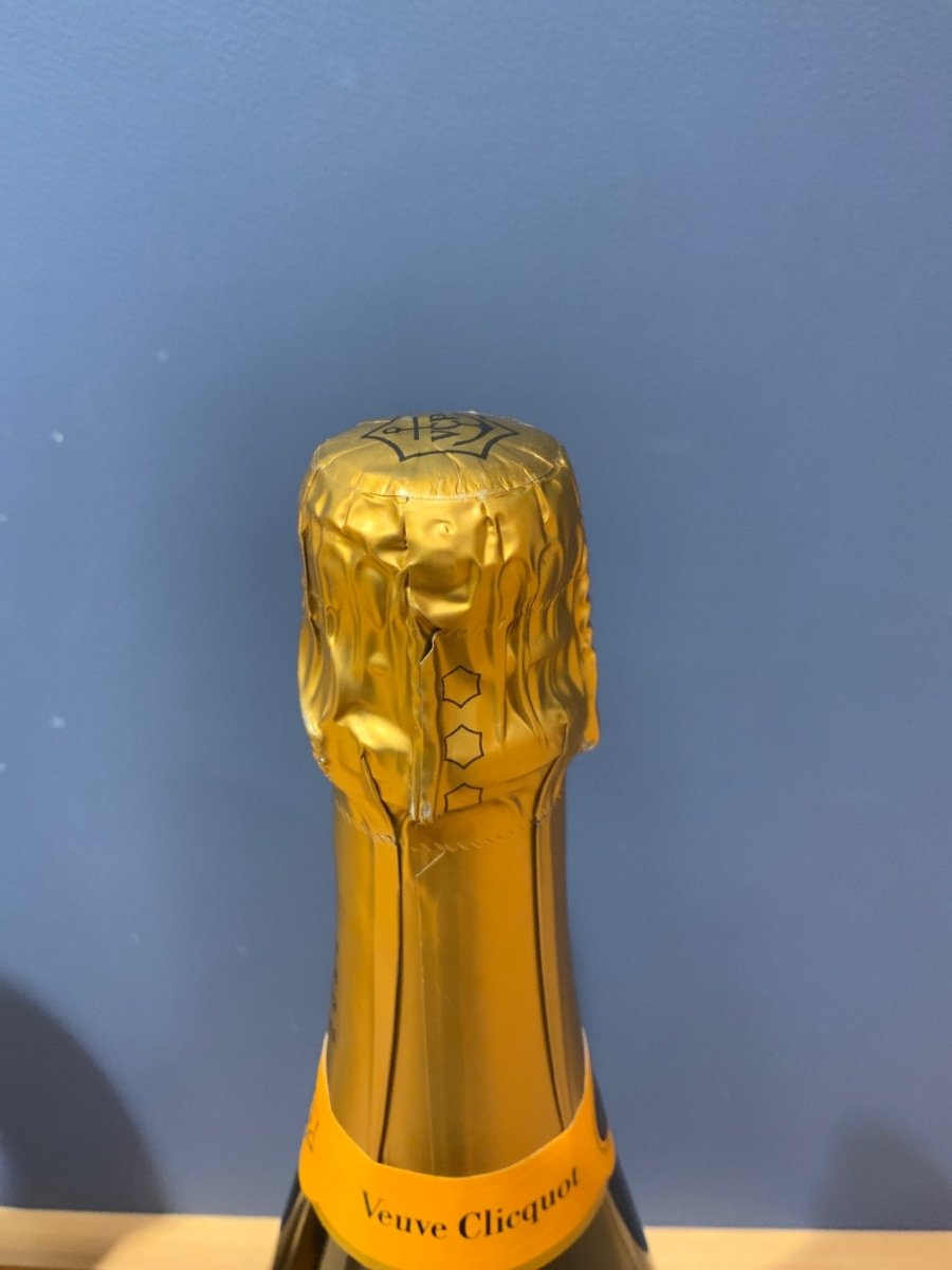 ヴーヴクリコ イエローブリュット 750ml - LIQUOR JOY