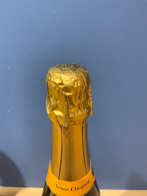 ヴーヴクリコ イエローブリュット 750ml - LIQUOR JOY