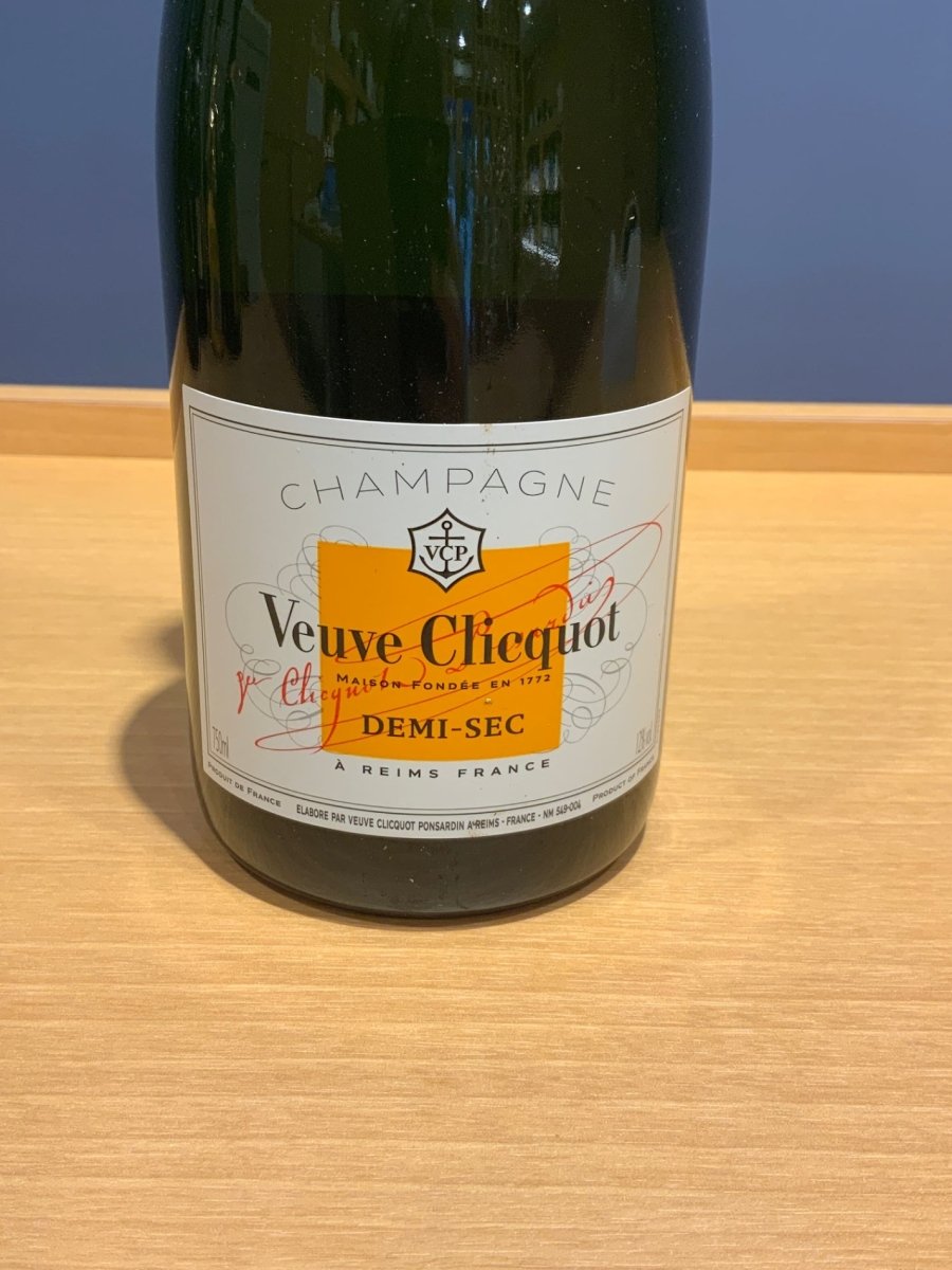 ヴーヴクリコ　ホワイトラベル ドゥミセック 750ml - LIQUOR JOY