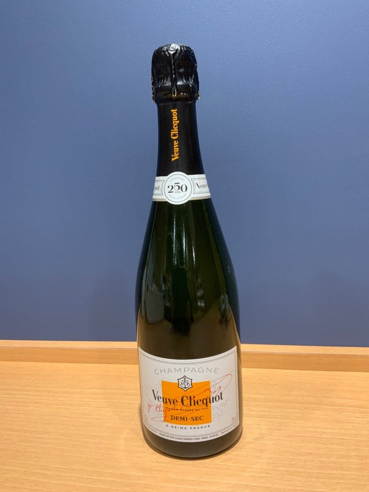 ヴーヴクリコ　ホワイトラベル ドゥミセック 750ml - LIQUOR JOY