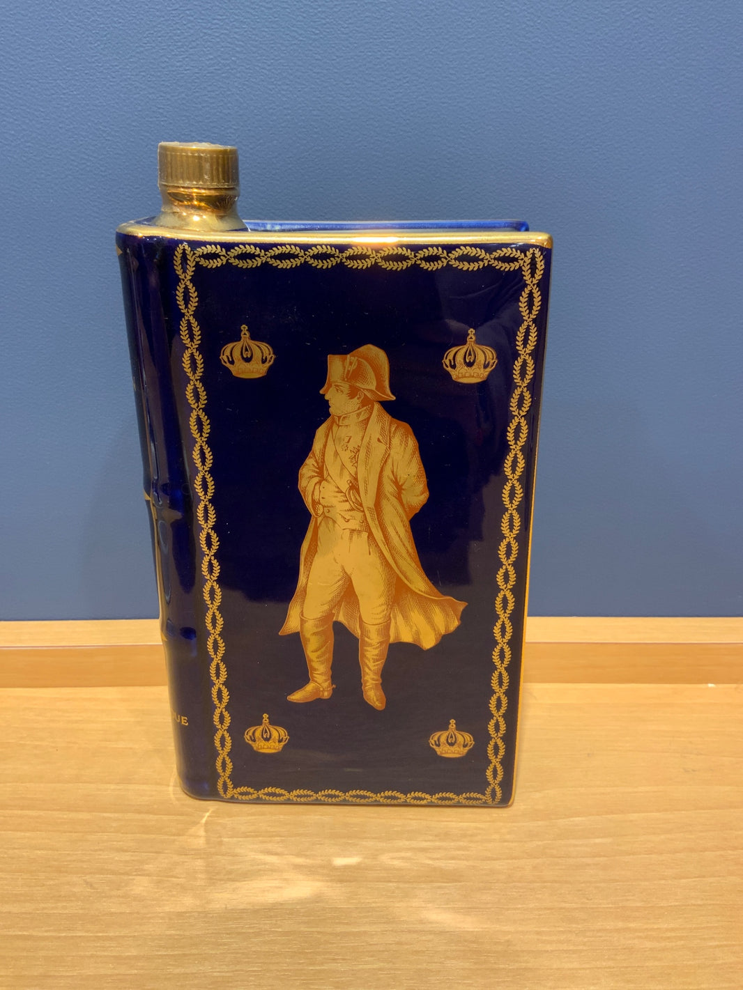 [Vintage] [Unopened] CAMUS Napoleon Book Ceramic Bottle 700ml 40%