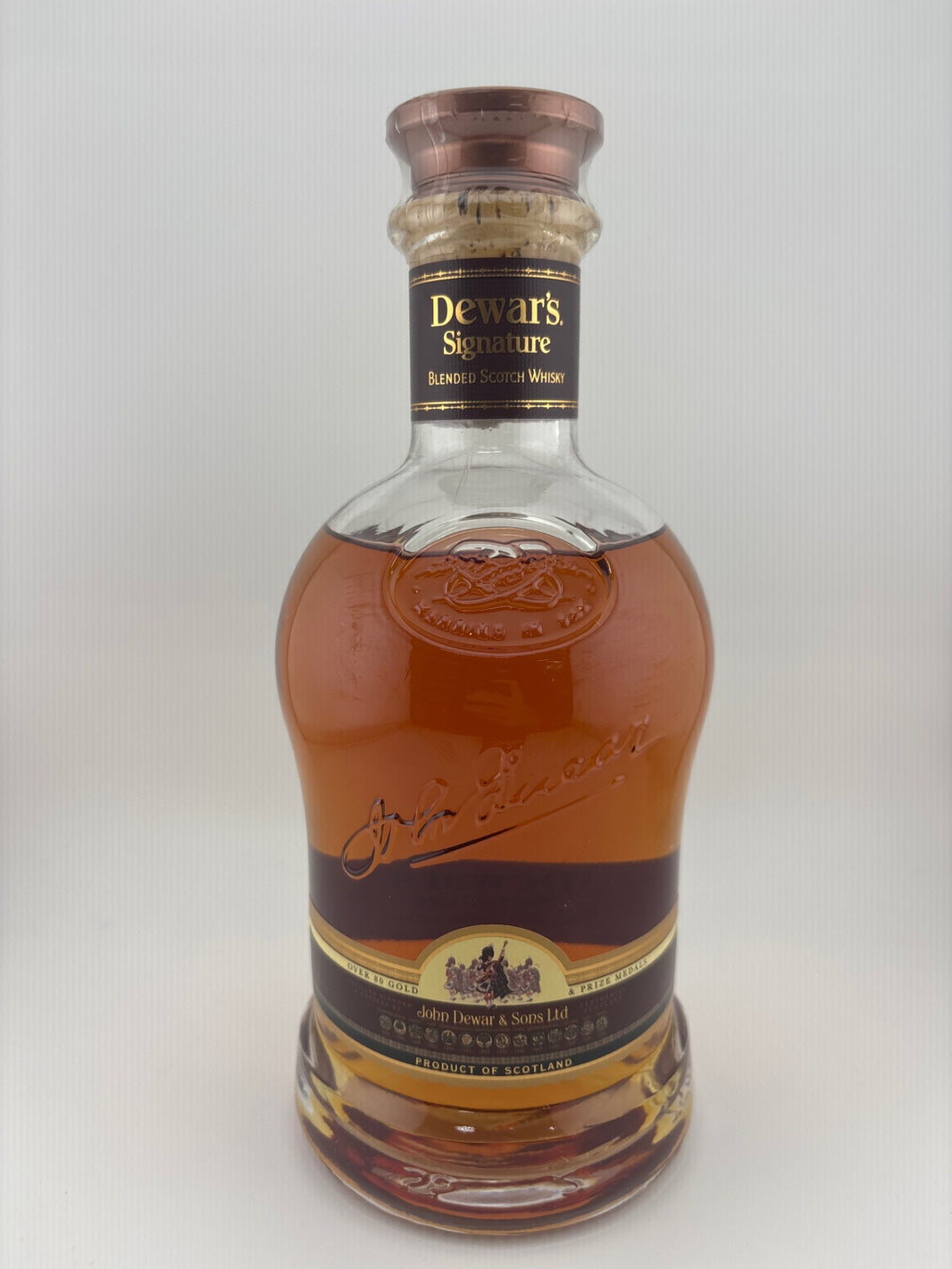 image 【バーテンダー支持No.1 スコッチウイスキー】デュワーズ シグネチャー [ ウイスキー イギリス 700ml ]
