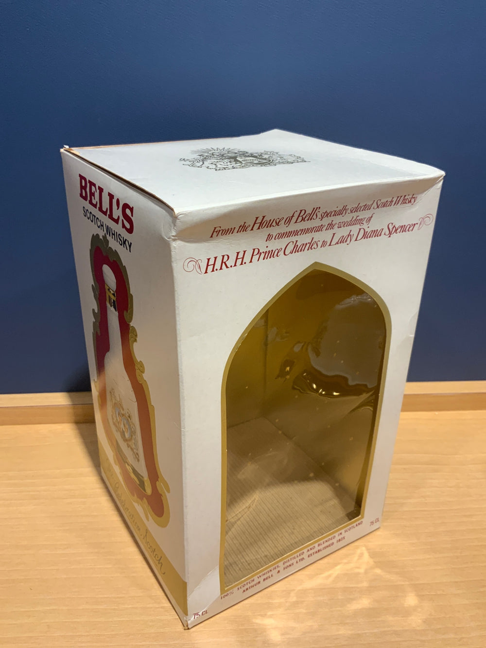 ＢＥＬＬｓ　陶器ボトル　1本　箱付き