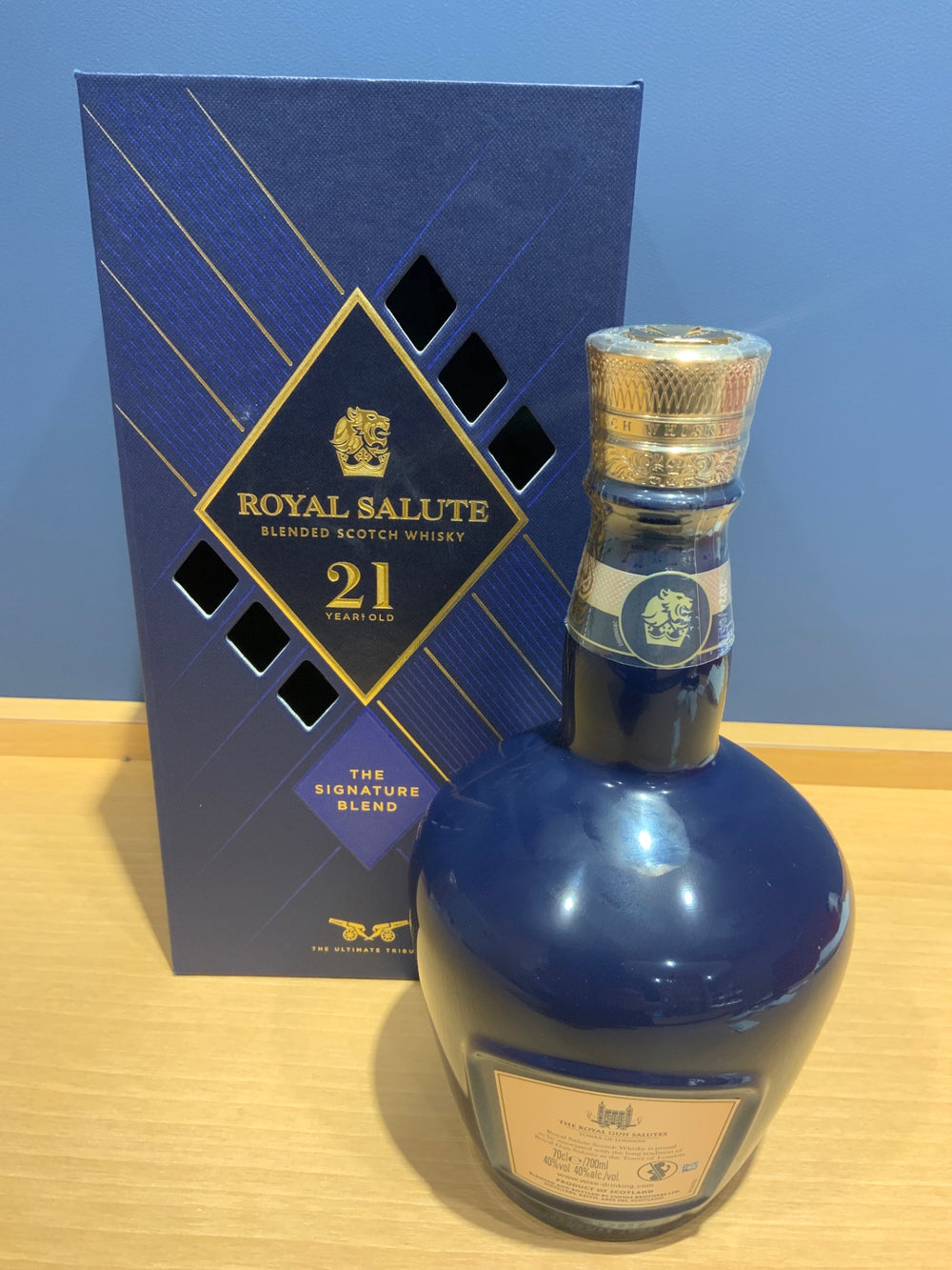 ロイヤルサルート ２１年 ７００ml
