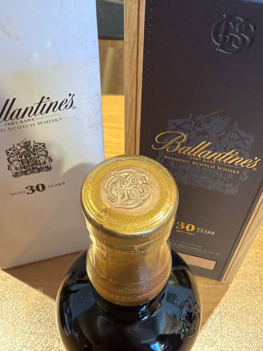バランタイン 30年 40° 700ml (木箱入)