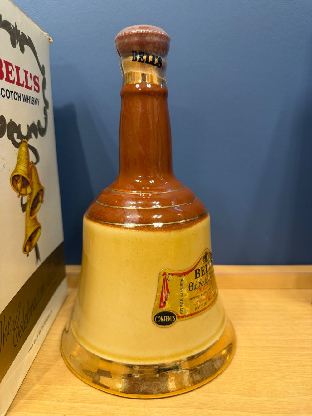 ベルズ ザ・セレブレーション・スコッチ 陶器ボトル