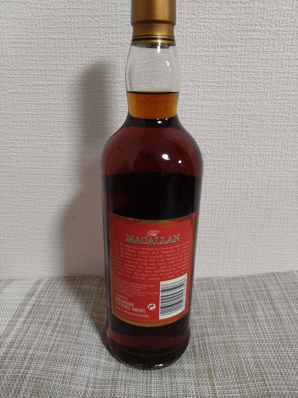 マッカラン　マッカラン カスクストレングス　赤ラベル 箱付き 　750ml