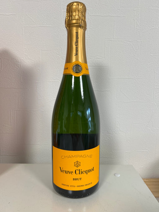 ヴーヴクリコ イエローブリュット 750ml