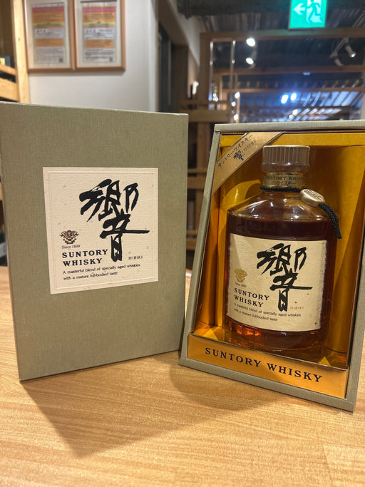 響　金キャップ ゴールドラベル  750ml